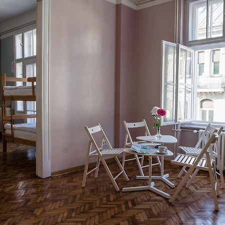 Roommates Hostel Belgrade Luaran gambar