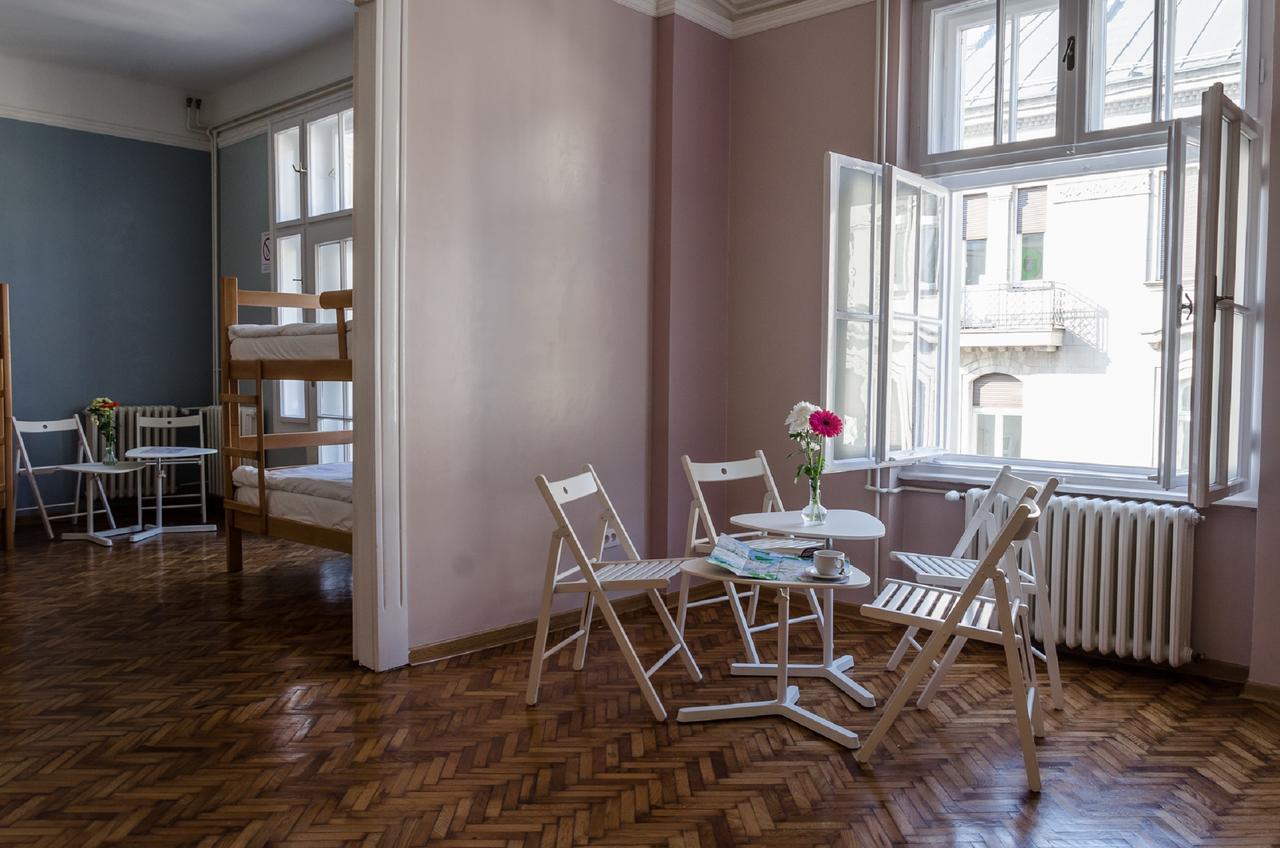Roommates Hostel Belgrade Luaran gambar